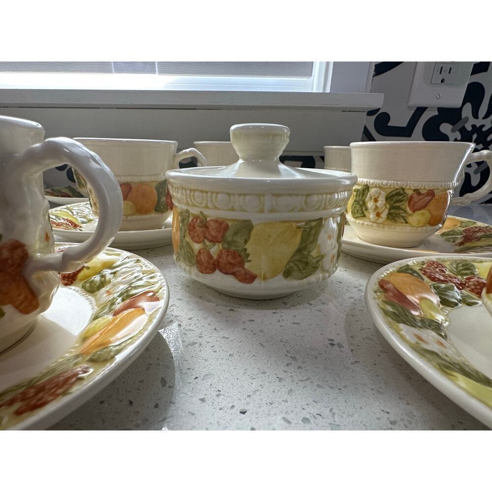 Set Of 10 Vtg Vernon Ware Metlox Della Robbia Cups & Saucers w Cream and Sugar - Picture 3 of 7